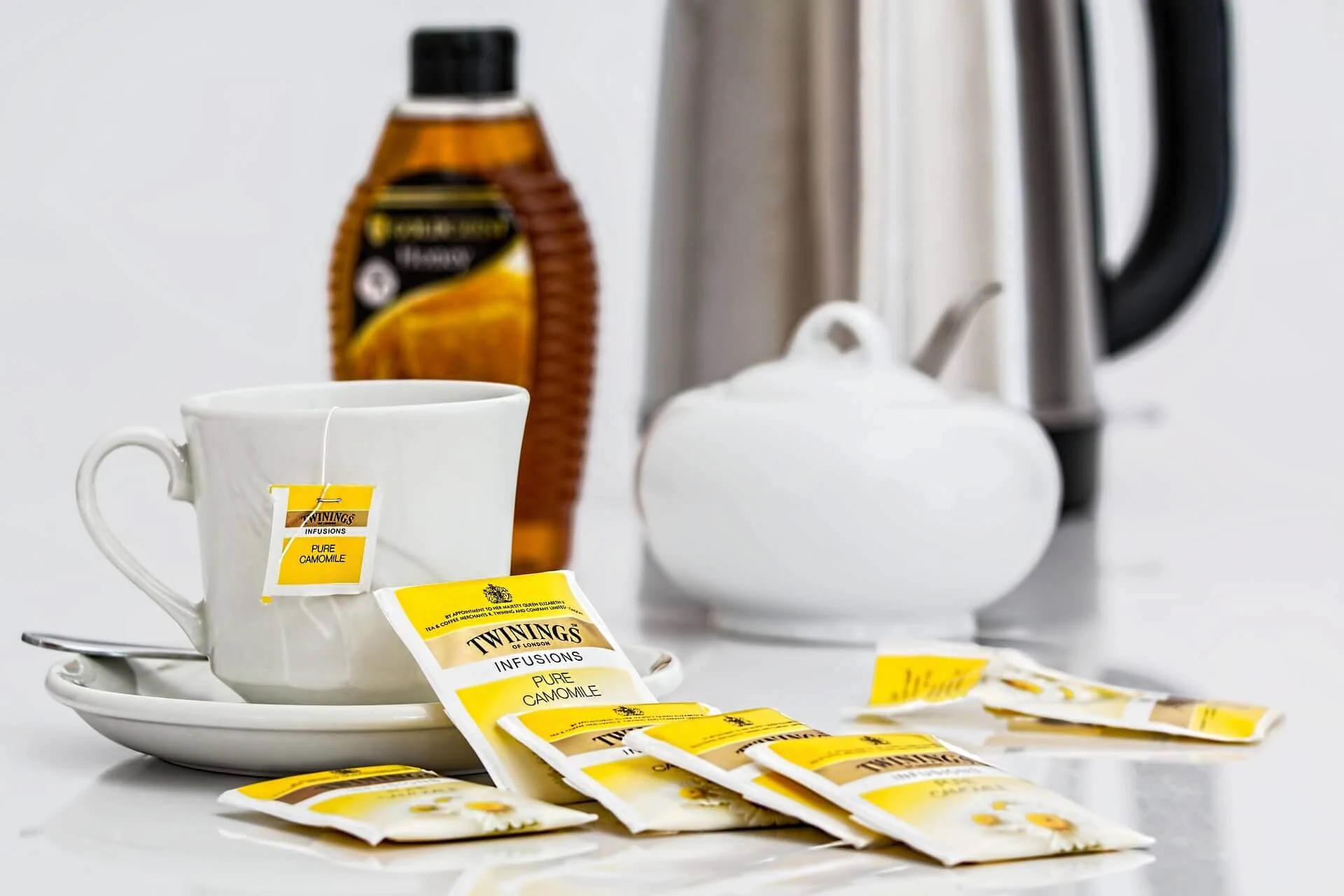 bedtime-drink-camomile-tea