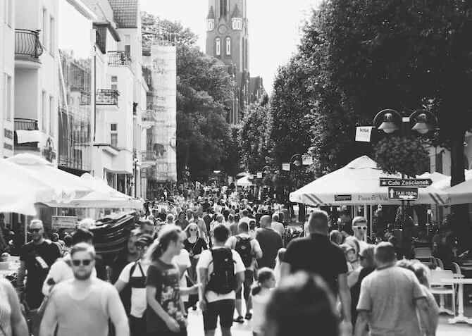 a crowd of people