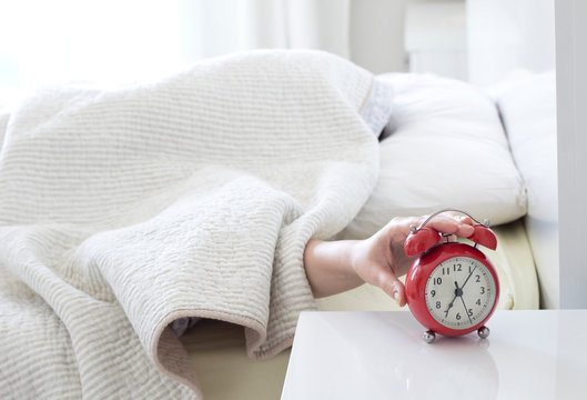 How To Sleep Well at Daylight Saving Time